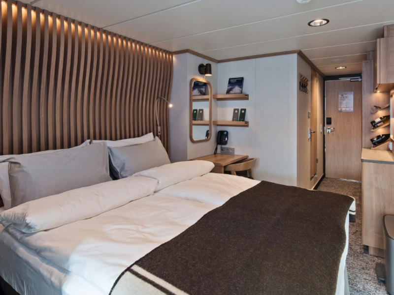 Polar Outside | Outside cabin - Lower/middle decks